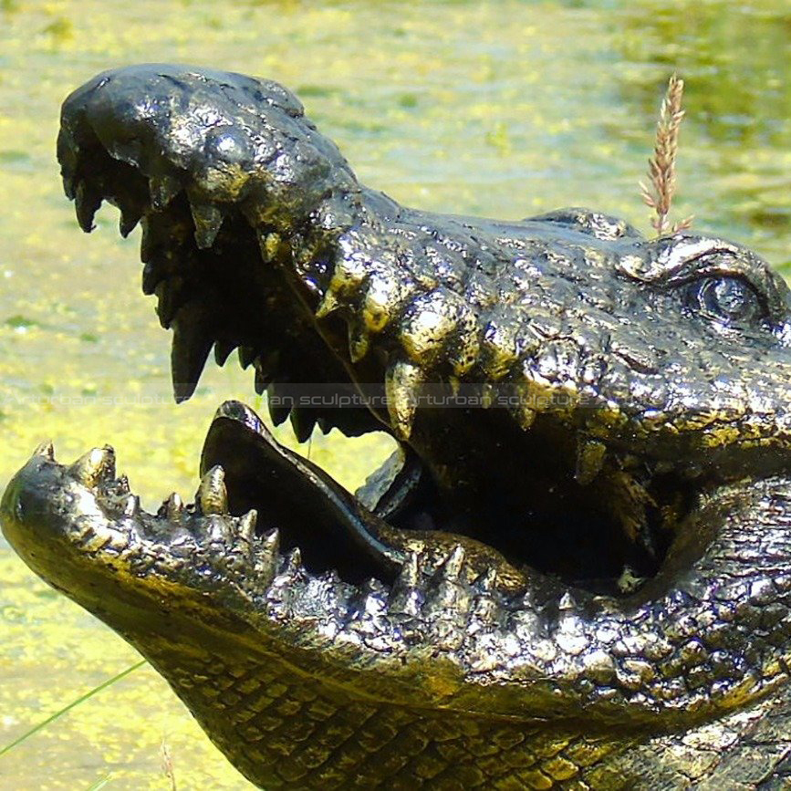 crocodile metal sculpture