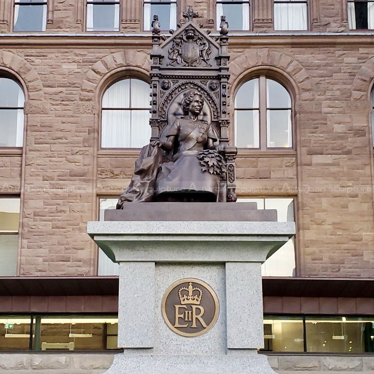 queen elizabeth ii sculpture