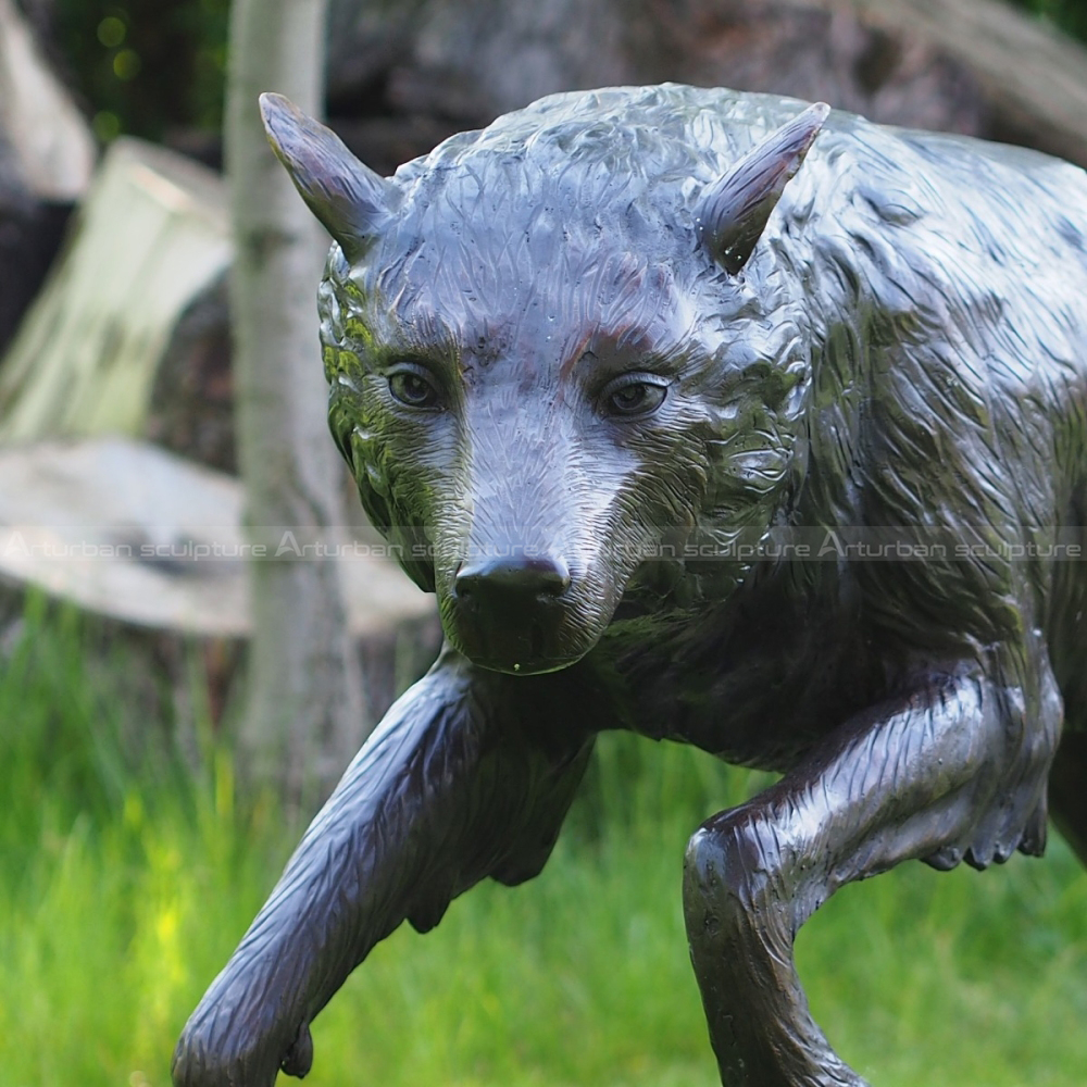 large outdoor wolf statue
