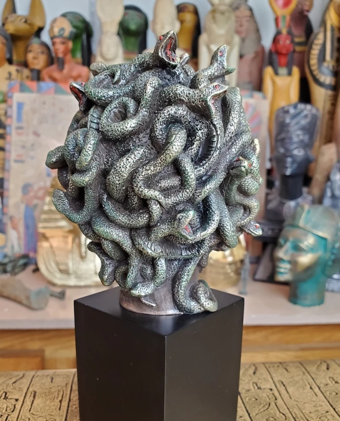 medusa bust sculpture