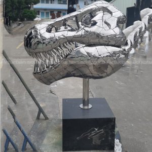 dinosaur skull statue