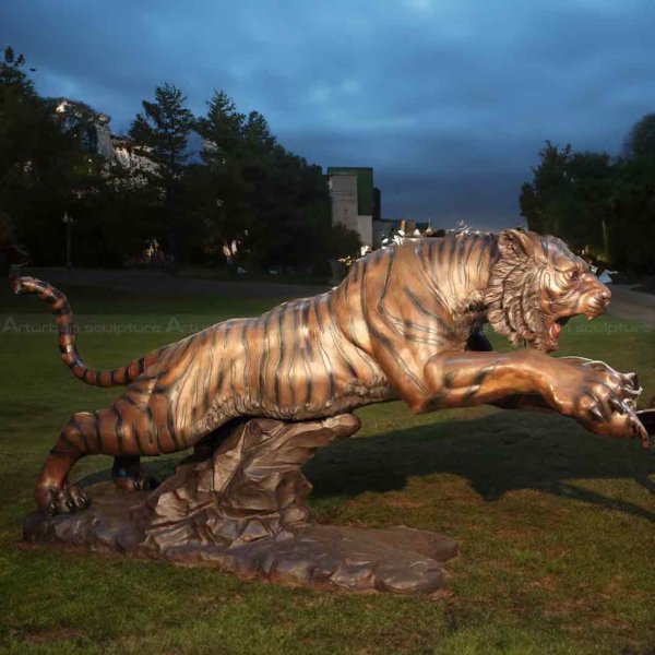 bengal tiger sculpture