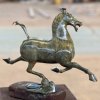 horse statue decor