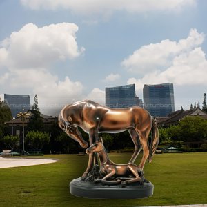 large outdoor horse sculptures