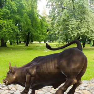 bull near wall street