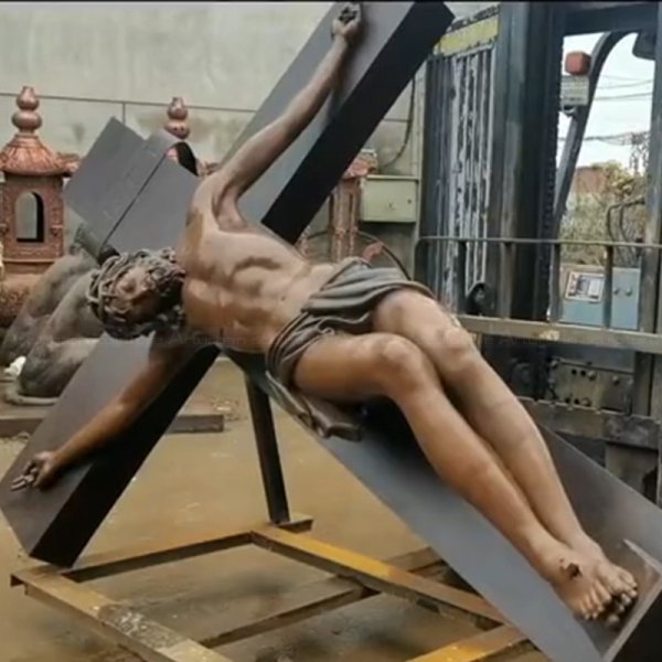 crucified jesus statue