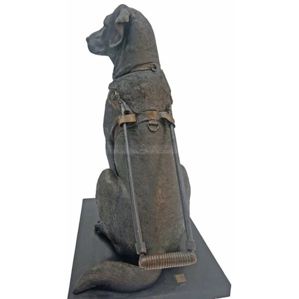 Labrador Retriever Sculpture