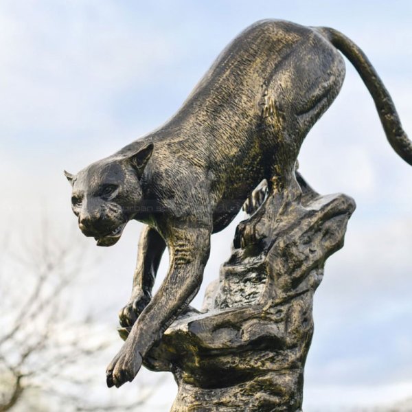 Cougar Sculpture