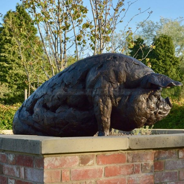 Sitting Pig Sculpture