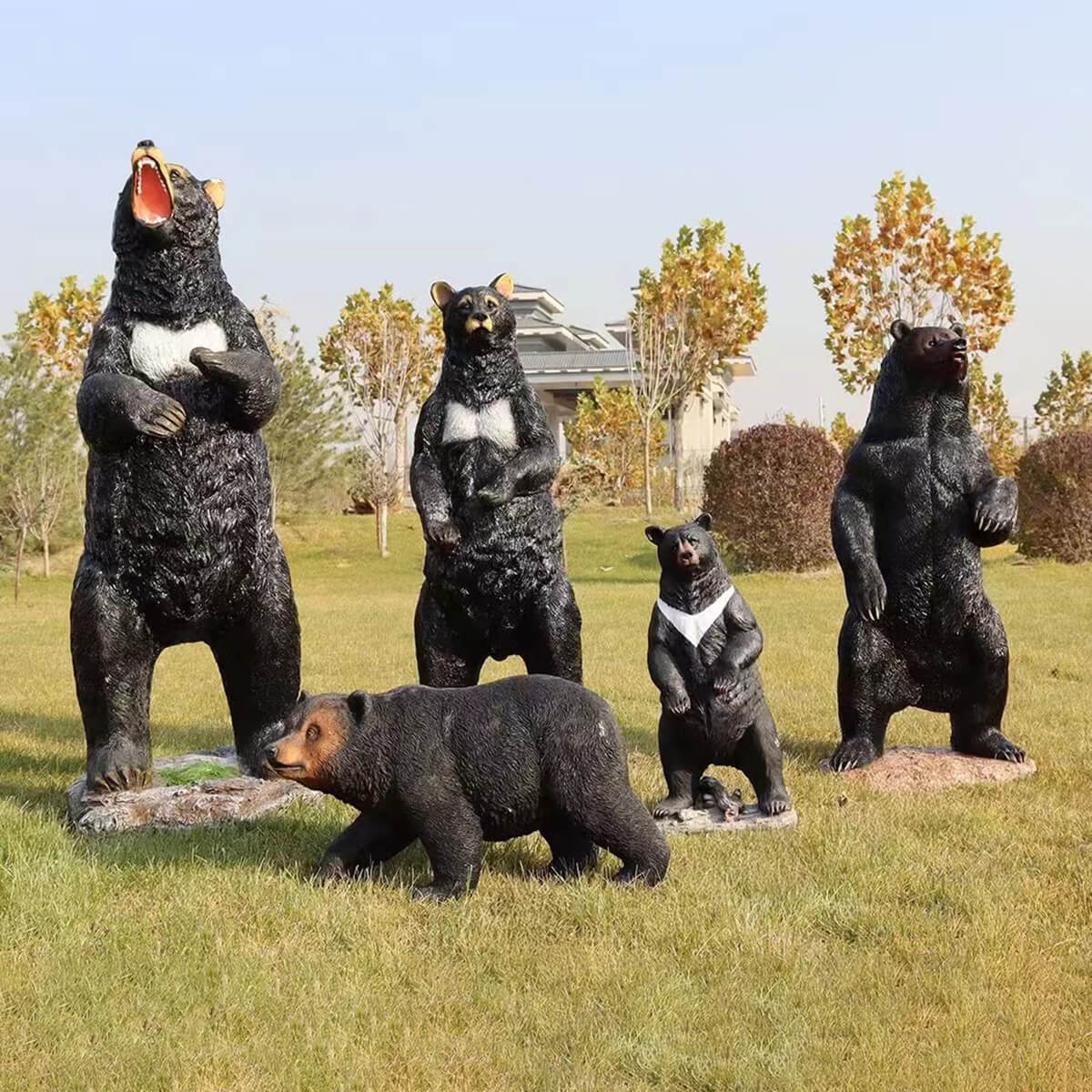 bear family statue