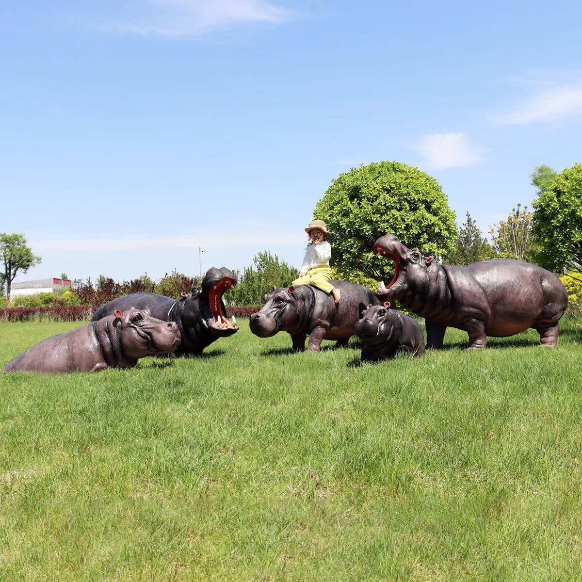 Hippo Lawn Sculpture