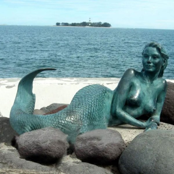 Mermaid Yard Statue