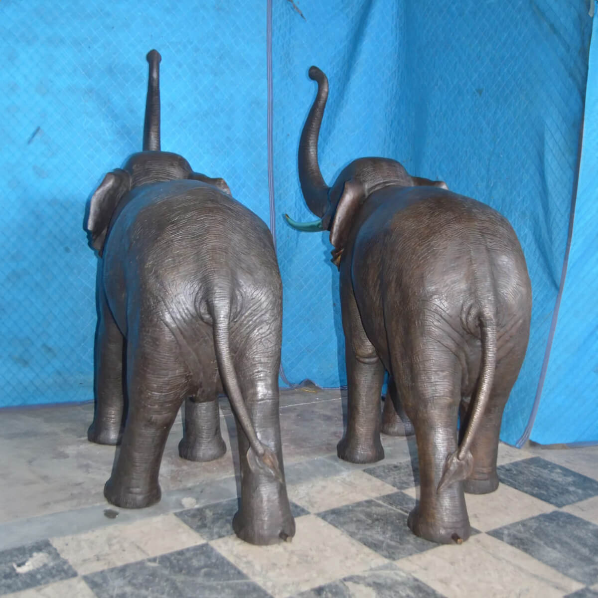 2 Elephant Statue