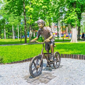 Cycling Statue