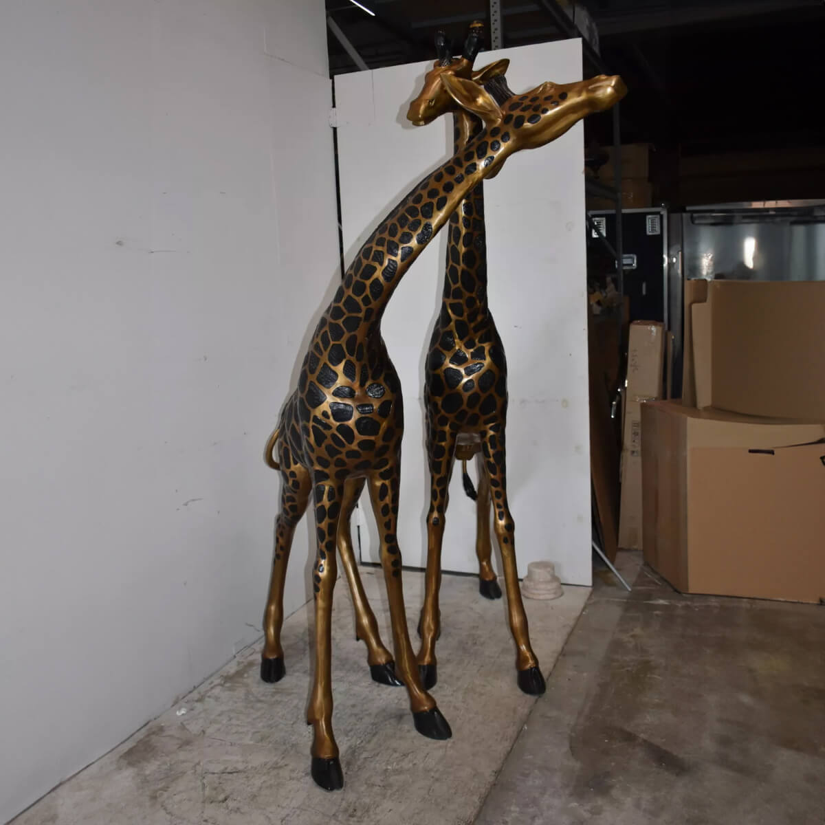 Standing Giraffe Statue