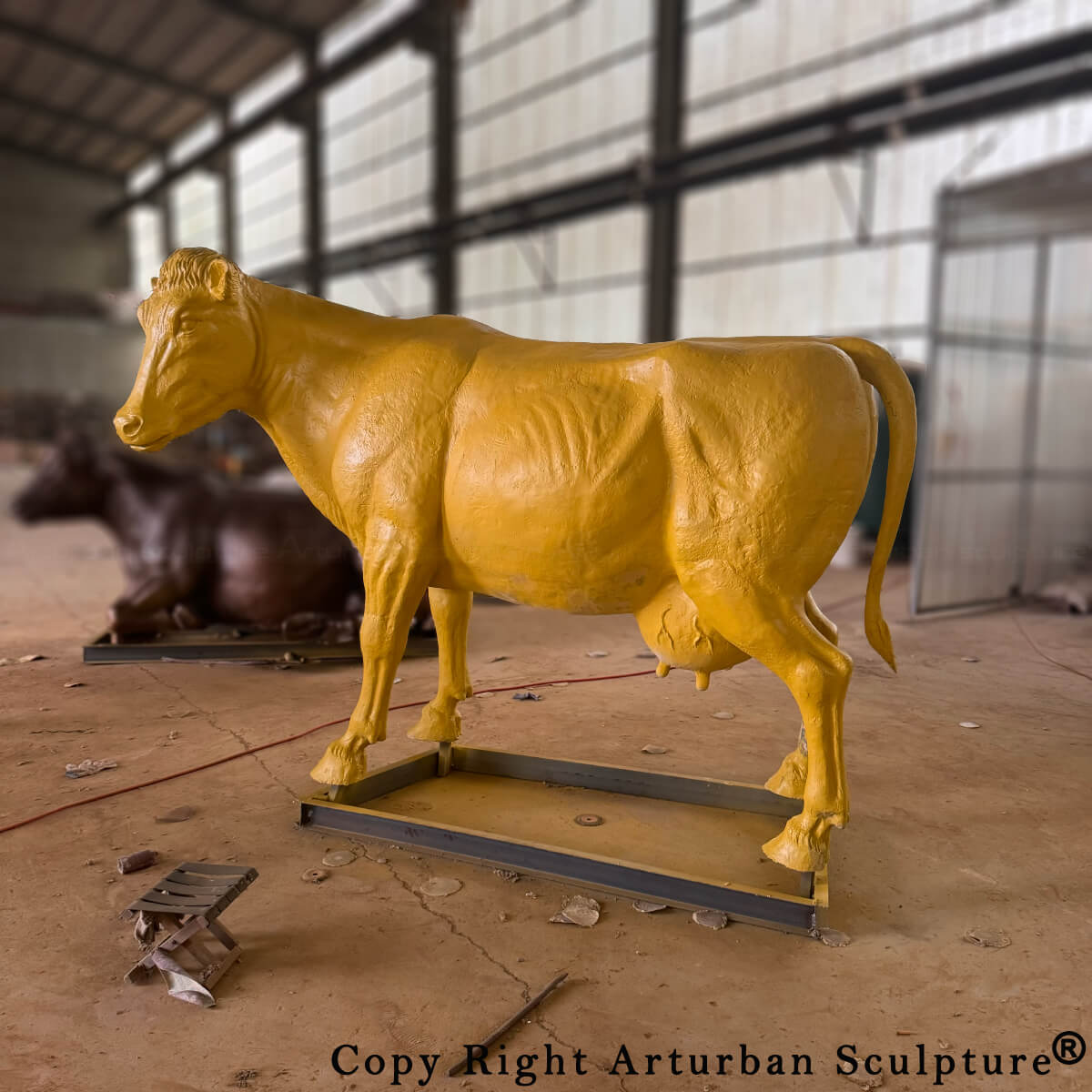 make the color for Metal Cow Garden Sculpture