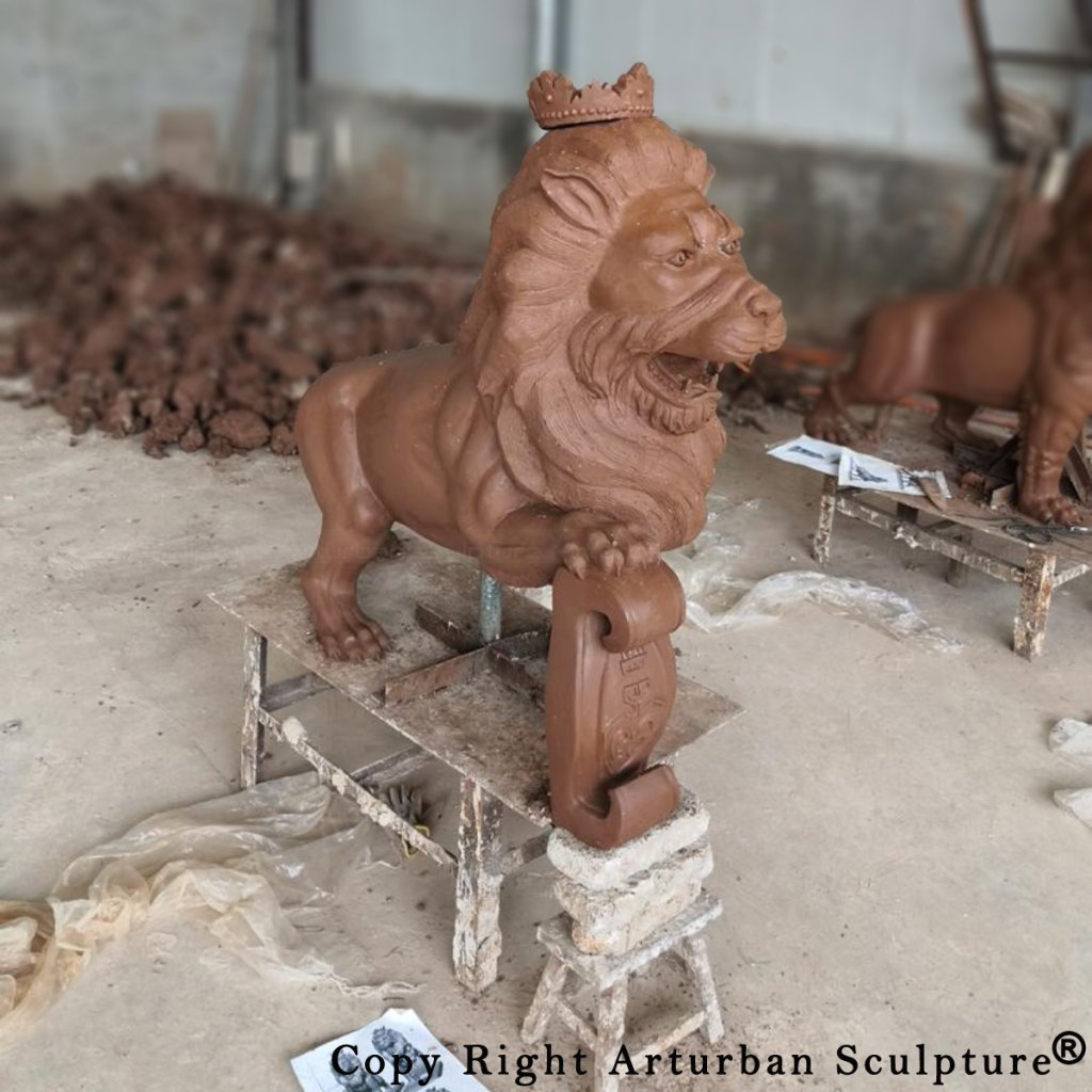 clay mold of Lion with Crown Statue